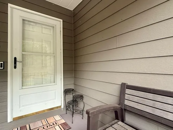 202 Montclair Dr, Calhoun, GA 30701