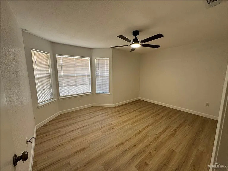 2401 N Mayberry Rd — Photo 8