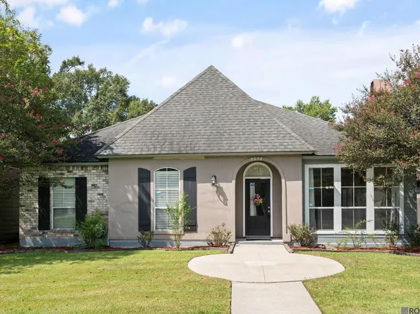 8636 E Cypress Point Ct, Baton Rouge, LA 70809