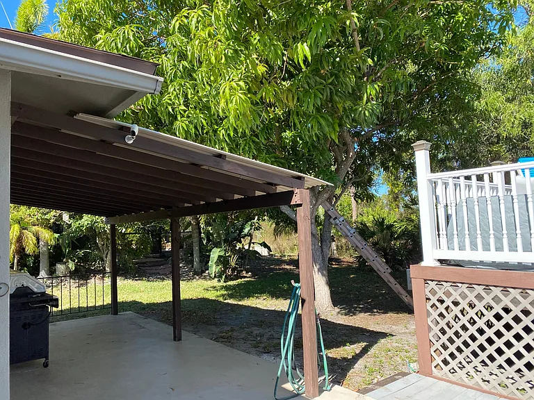 Linden Ln — Photo 11
