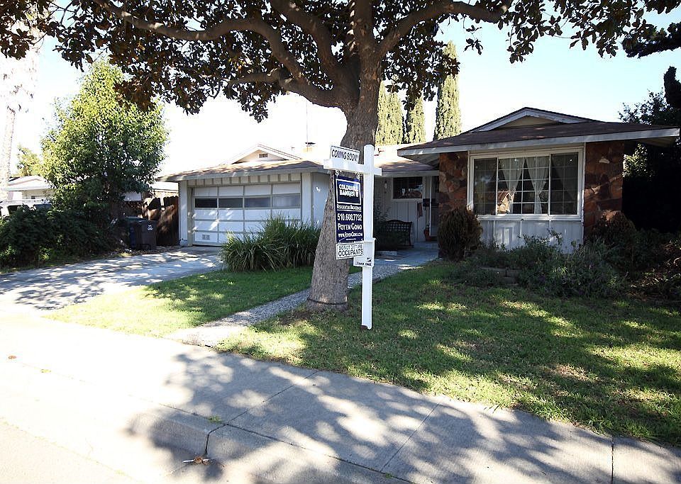 1st image of 33788 Remington Dr
