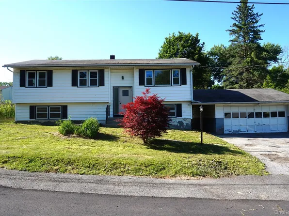 62 Warwick Road, Carmel, NY 10512
