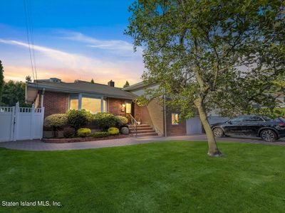 37 Adrienne Pl, Staten Island, NY, 10308