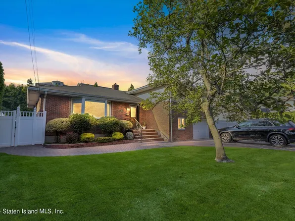37 Adrienne Pl, Staten Island, NY 10308