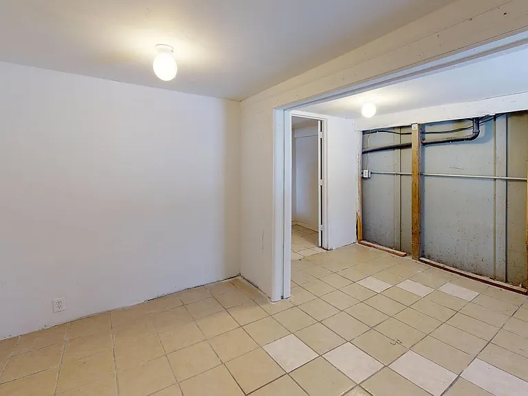 427 N Blake St — Photo 19