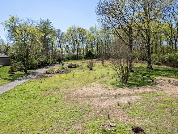 2nd image of 705 Darden Pl Lot 200