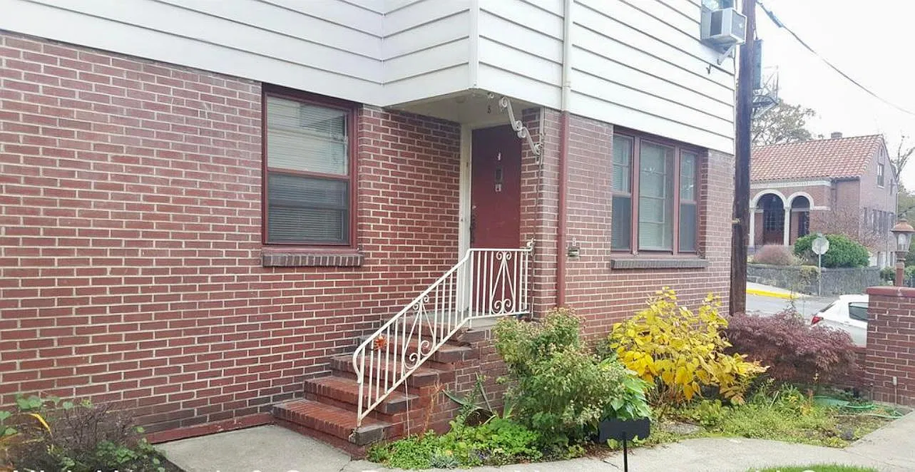 2 bed, $1,385 — Photo 1