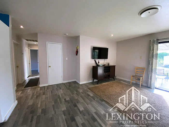 5001 Date Ave — Photo 7