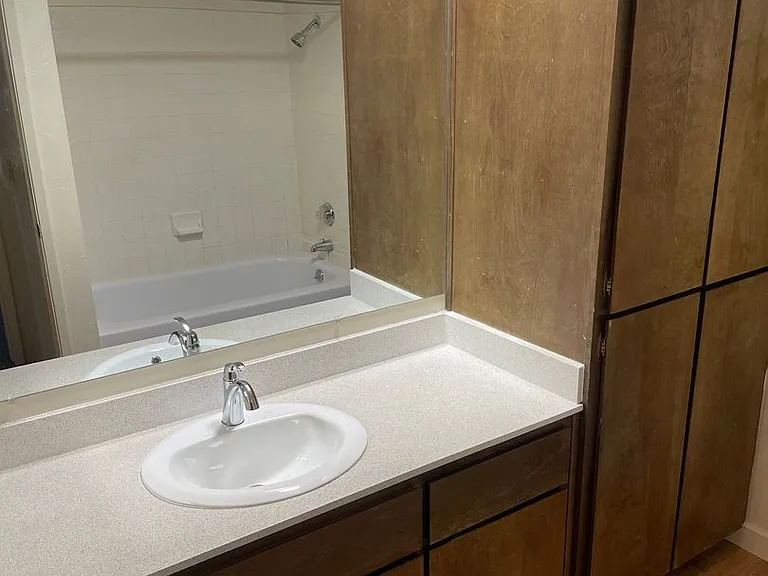 2421 I St — Photo 7