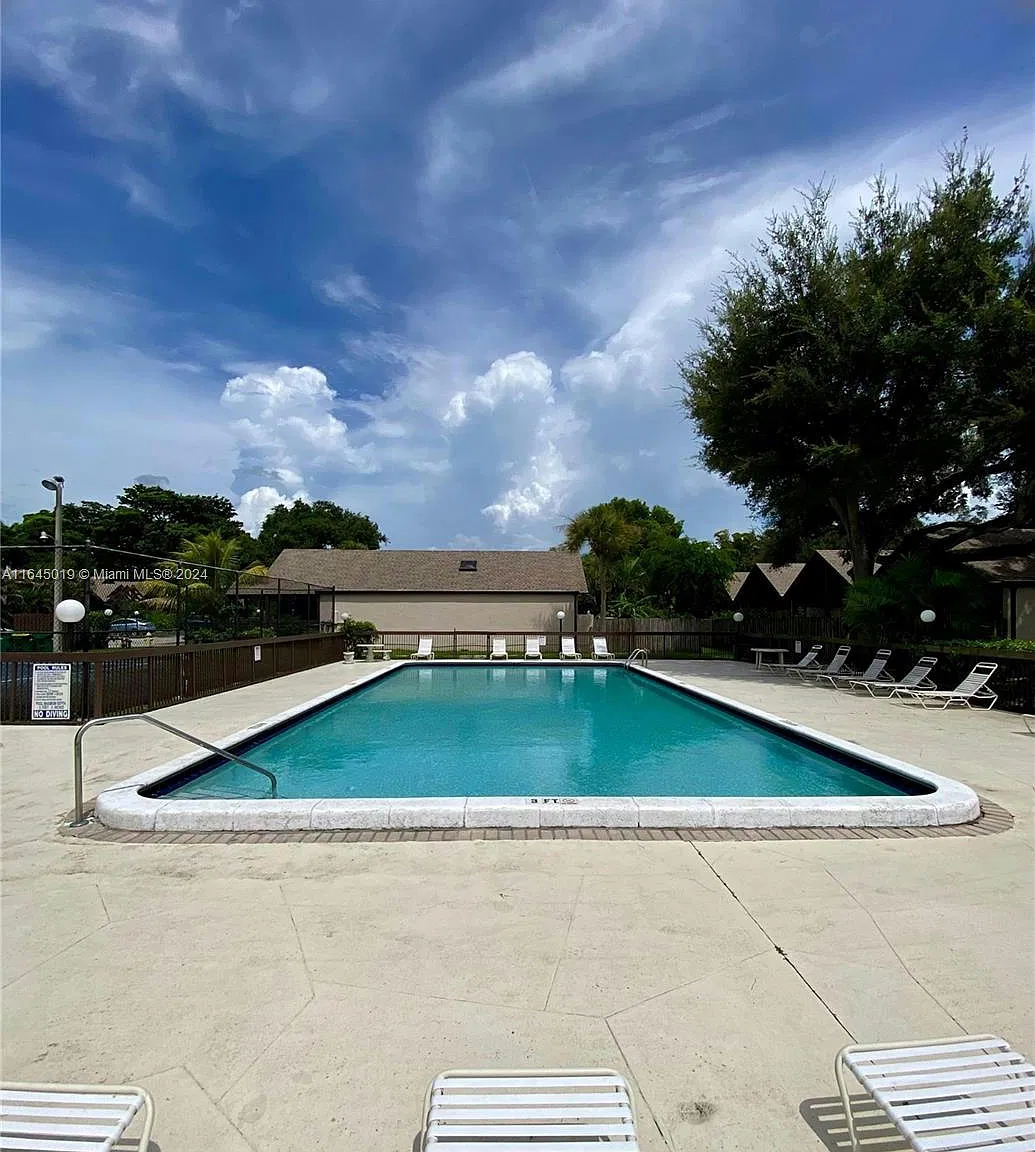 2 bed, 1030 sqft, $2,350 — Photo 3