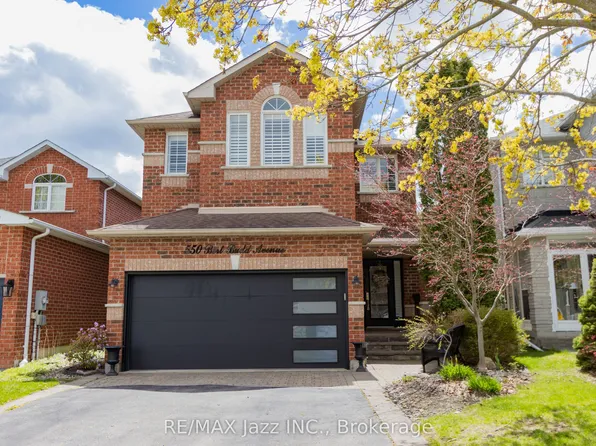 550 Bert Budd Ave, Newmarket, ON L3Y 8S7