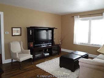 3rd image of 10929 Roessner Ave