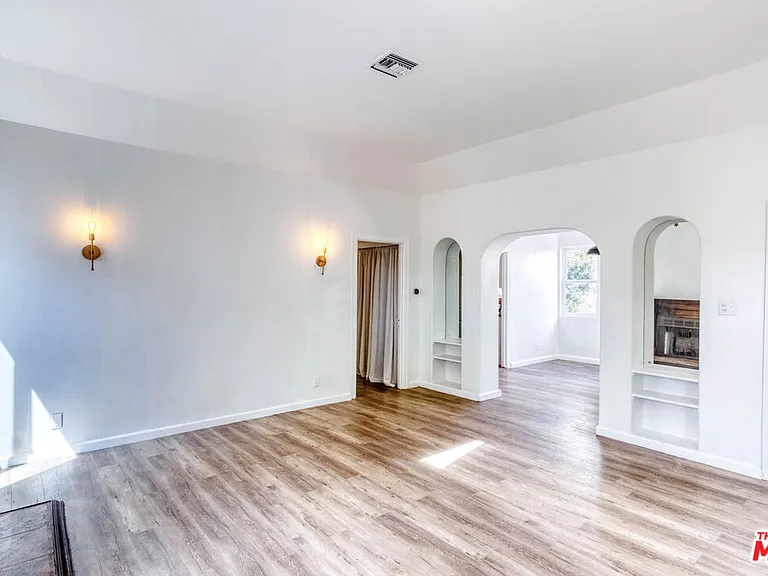 2127 Malcolm Ave — Photo 6