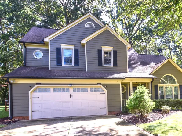 135 S Haven Dr, Mooresville, NC 28117