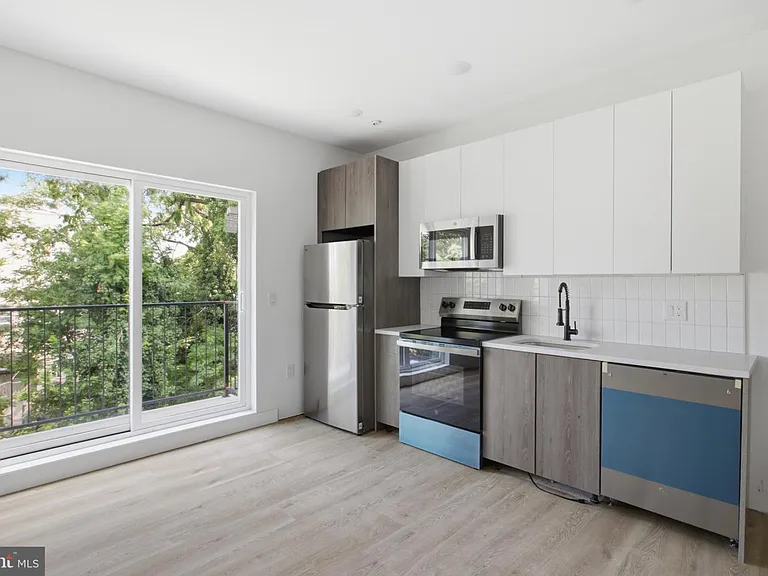 613 N Brooklyn St #7 — Photo 6