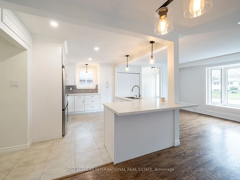 24 Thorncrest Rd — Photo 10