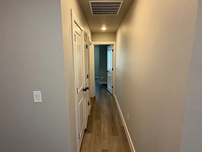 518 Colorado St — Photo 11