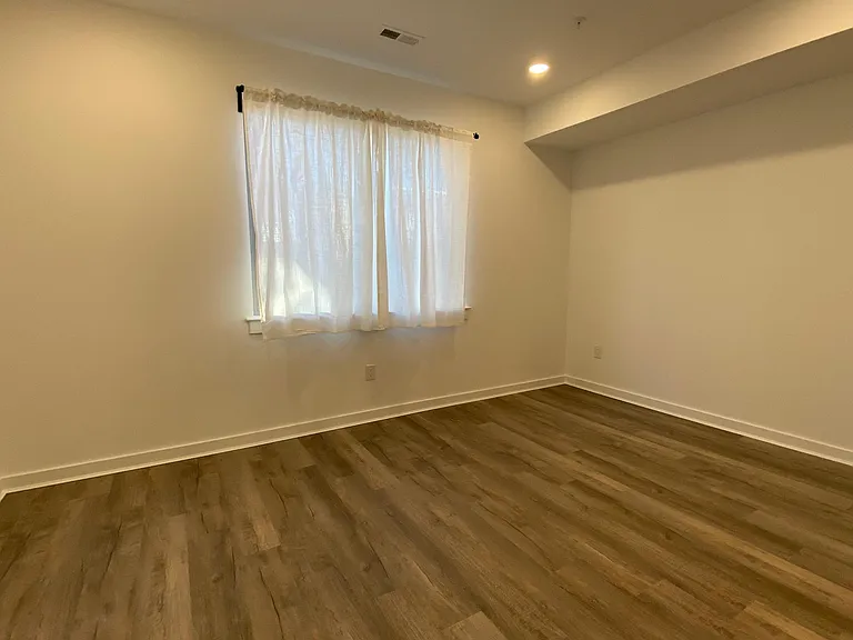 709 N 44th St #2 — Photo 8