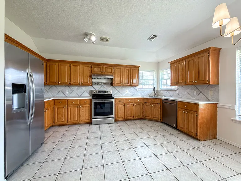 6429 Galven Way — Photo 6