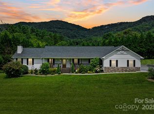 6 Sayles Town Rd, Fairview, NC 28730