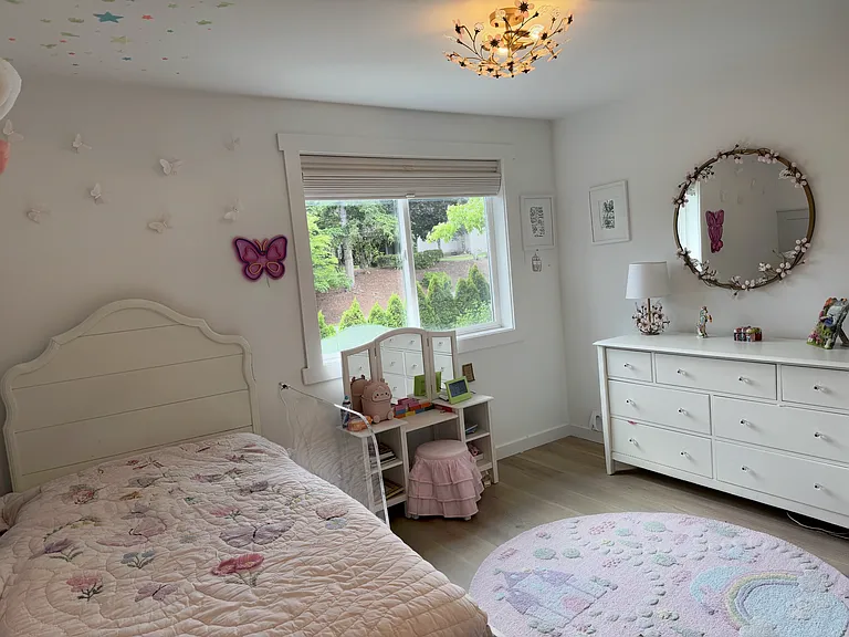 535 NW Datewood Dr — Photo 11