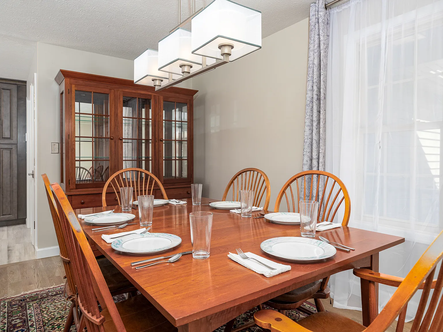4 bed, 1777 sqft, $2,849 — Photo 3