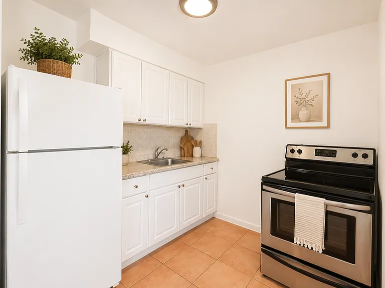 Pompano Gardens — Photo 18