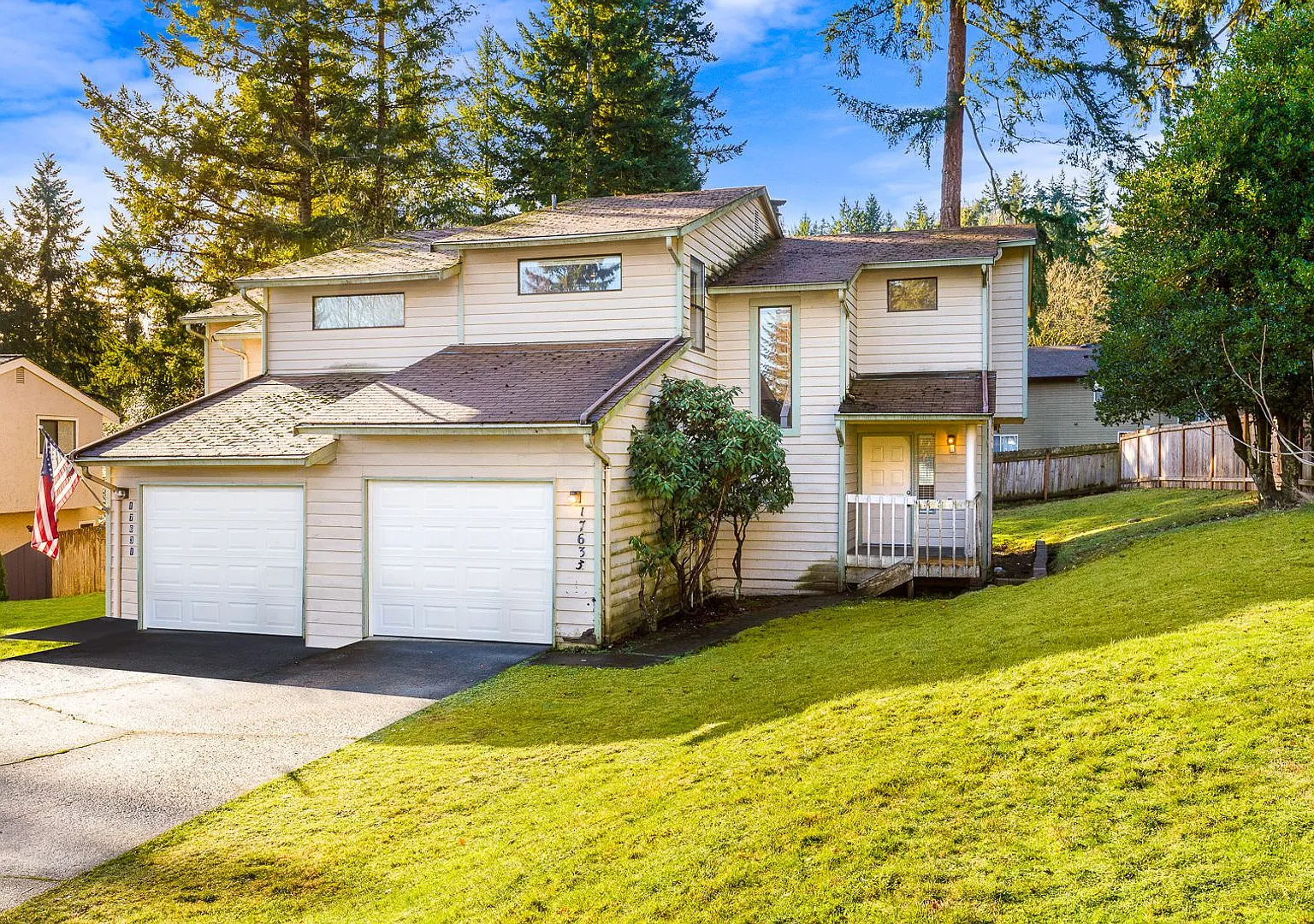 Redmond 3BR | 1.5BA Duplex with Attached Garage — Photo 1