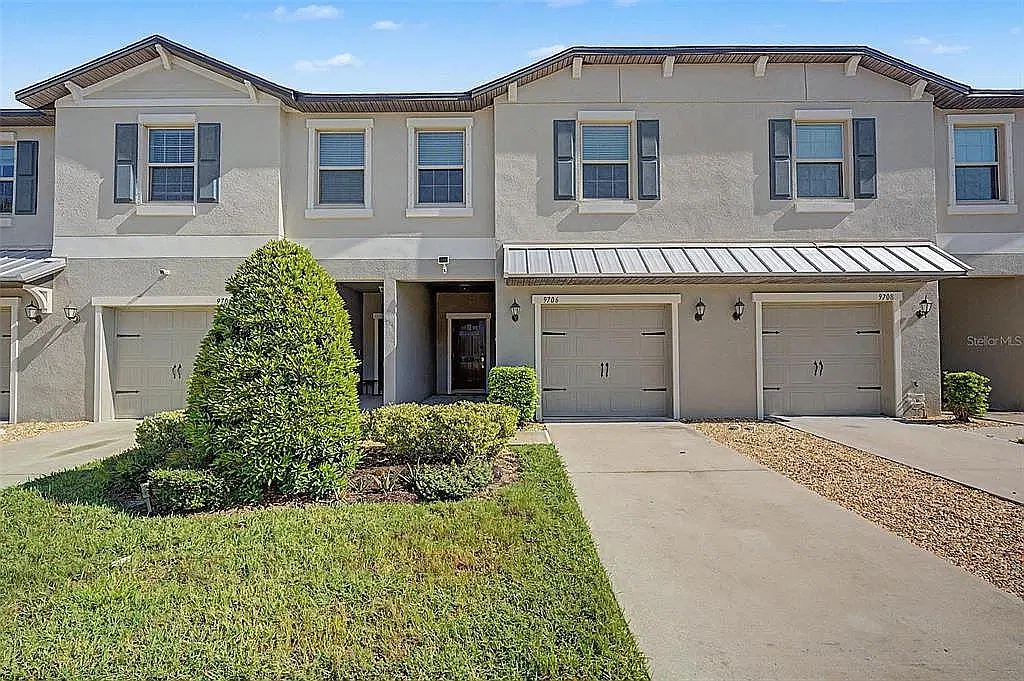 3 bed, 1701 sqft, $2,400 — Photo 2