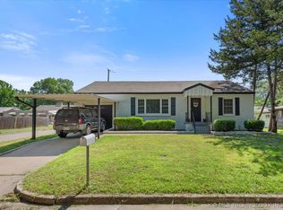 2200 Dewey Pl, Bartlesville, OK 74003
