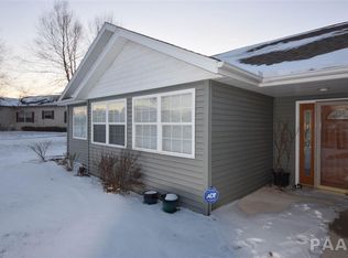 130 S Columbus St, North Pekin, IL 61554
