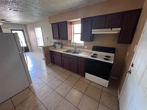 4th image of 1209 Meriweather Ave