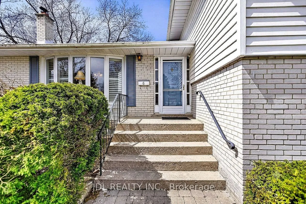 4 bed, $2,800 — Photo 2