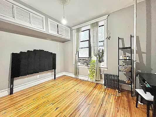 4th image of 246 Pacific St APT 4B