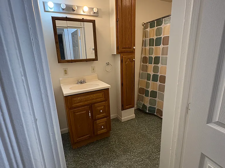 222 W Franklin St #1W — Photo 4