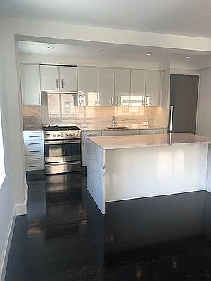 4th image of 165 E 66th St APT 9E