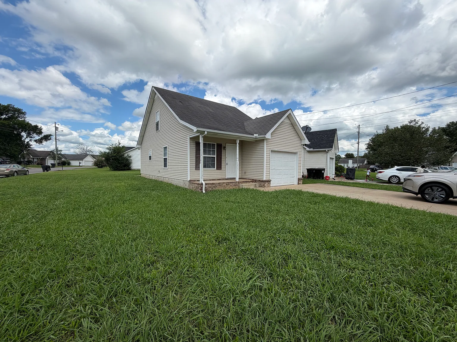 3 bed, 1092 sqft, $1,750 — Photo 2