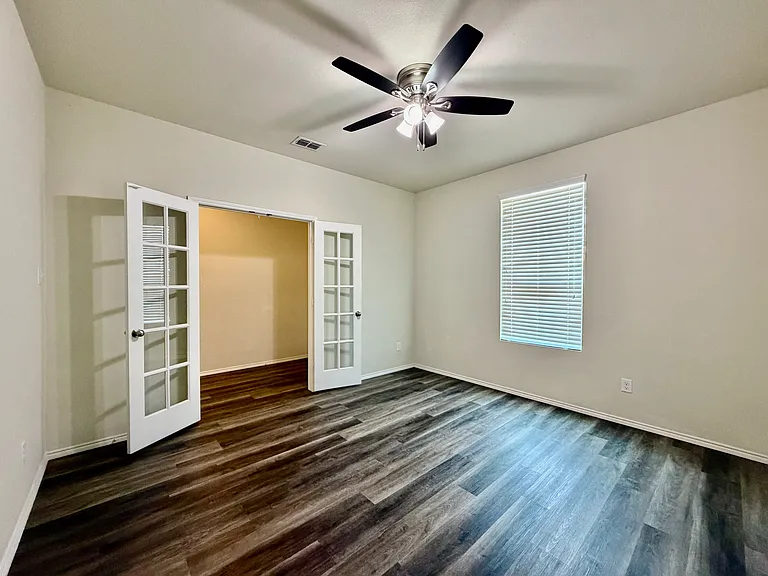 3105 Montserrat Creek Dr — Photo 6