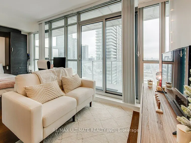 375 King St W #2710 — Photo 10