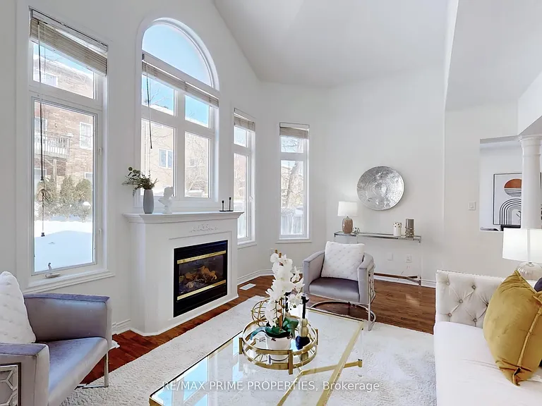 22 Waymount Ave — Photo 14