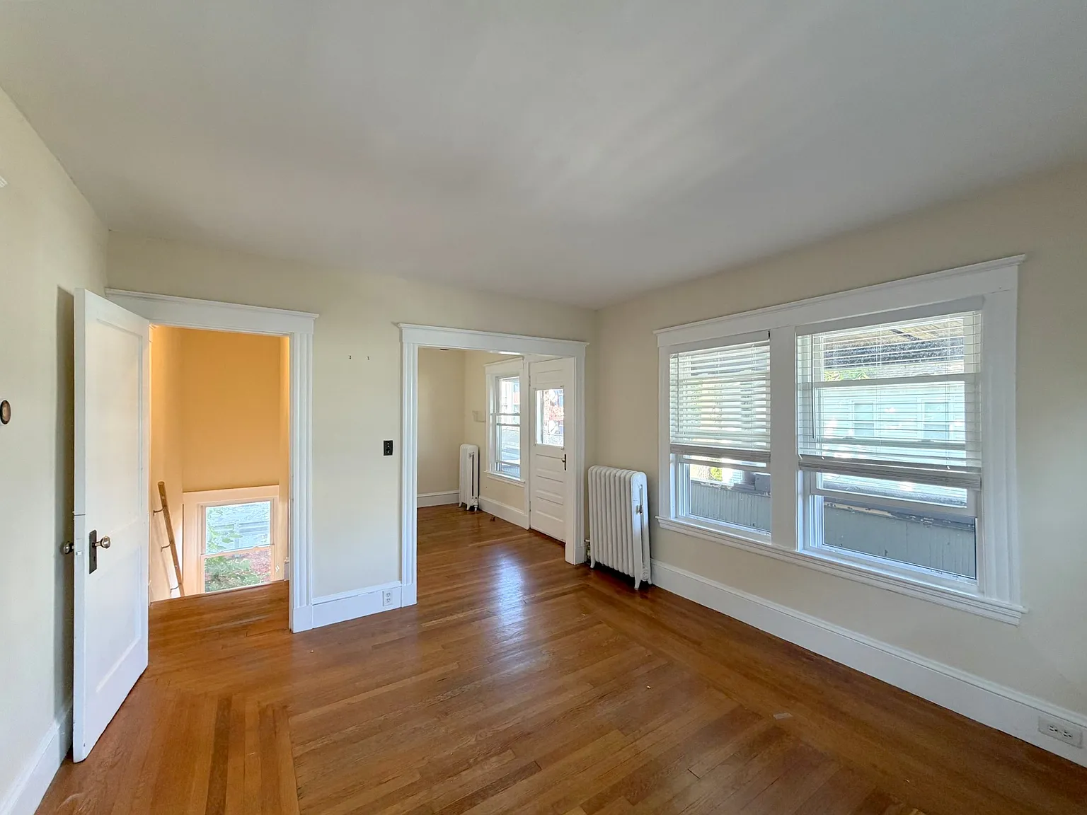 2 bed, 1100 sqft, $3,300 — Photo 4