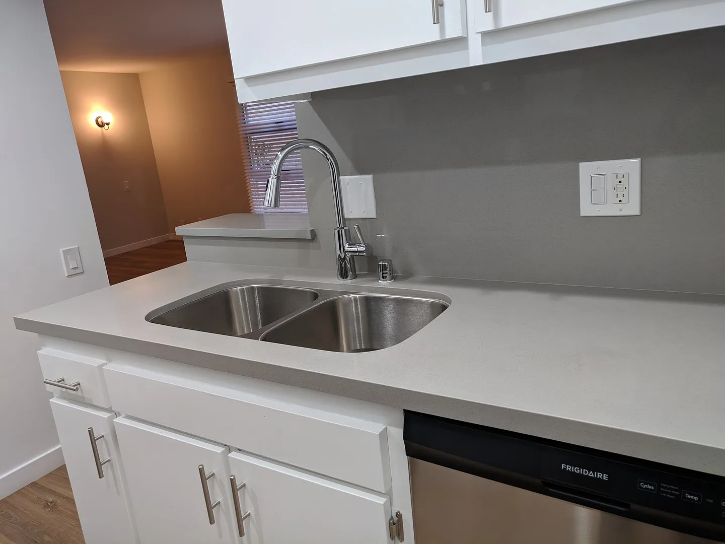 Canyon Apts - Canyon Lodge Apts, LP — Photo 3