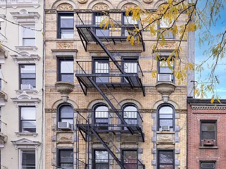 223 Mott St #7 — Photo 5