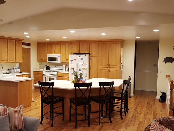 4th image of 1881 E Suzette Cir