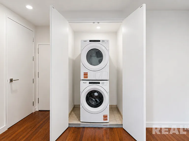 20 Terrace Pl #PHH — Photo 7