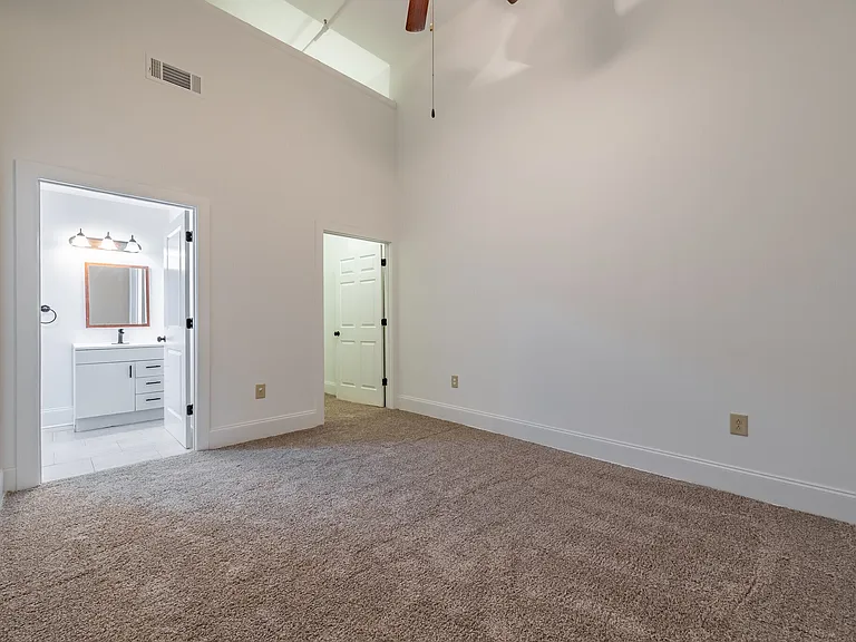 Dannenberg Lofts — Photo 25