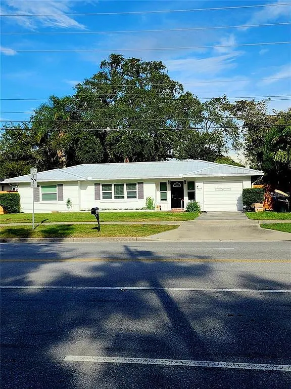 2 bed, 2.0 bath, 1090 sqft, $2,300 — Photo 1