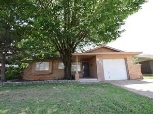 633 N Janeway Ave, Moore, OK 73160