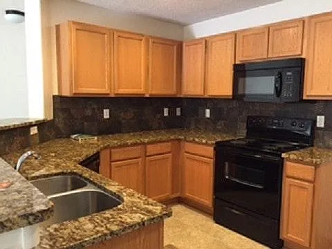 3 bed, 1500 sqft, $2,000 — Photo 2
