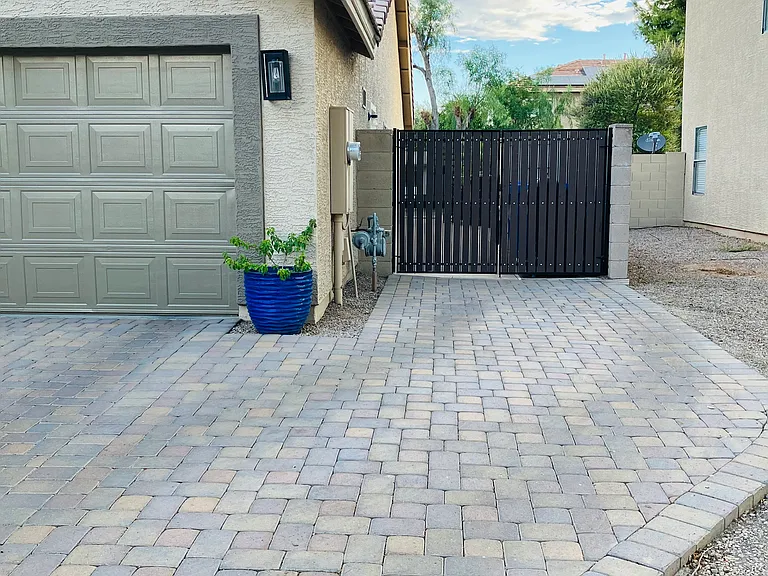 454 W Midland Ln — Photo 6